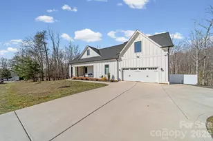 128 Laurel Ridge Dr, Statesville, NC 28677 - Photo 2
