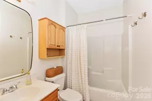 8127 Grahamson Ln, Charlotte, NC 28269 - Photo 16