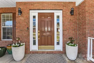 8127 Grahamson Ln, Charlotte, NC 28269 - Photo 2