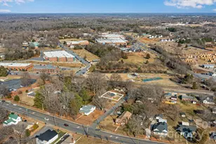 109 9th St SE, Conover, NC 28613 - Photo 8