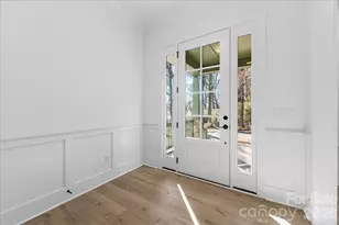 1611 Chippendale Rd, Charlotte, NC 28205 - Photo 4