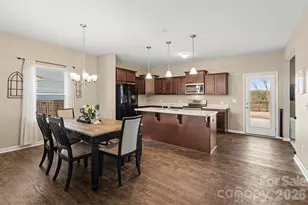 212 Hidden Lakes Rd, Statesville, NC 28677 - Photo 8