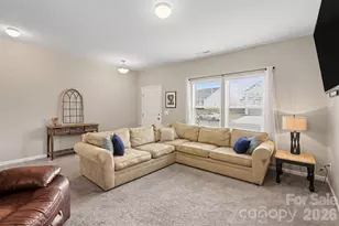 212 Hidden Lakes Rd, Statesville, NC 28677 - Photo 6