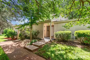 8005 Horse Chestnut Ln, Charlotte, NC 28277 - Photo 2