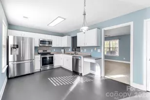 420 Fawnbrook Ln, Gastonia, NC 28052 - Photo 6