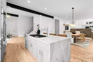 720 Ellsworth Rd, Charlotte, NC 28211 - Photo 16