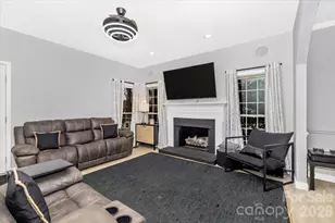 636 Sentinel Oak Ln, Charlotte, NC 28214 - Photo 12