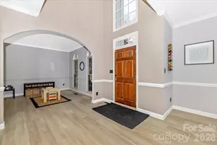 636 Sentinel Oak Ln, Charlotte, NC 28214 - Photo 2