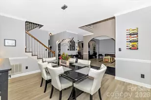 636 Sentinel Oak Ln, Charlotte, NC 28214 - Photo 8