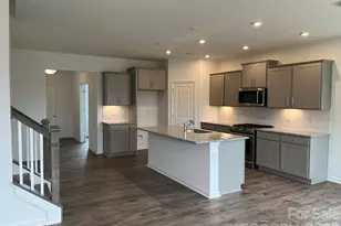 12121 Bradshaw Ct, Charlotte, NC 28278 - Photo 6