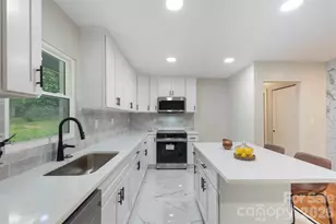 3900 Colebrook Rd, Charlotte, NC 28215 - Photo 4