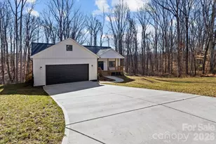 428 Florence Cir, Statesville, NC 28625 - Photo 2