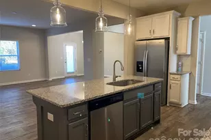 5918 River Mdw Ct, Charlotte, NC 28213 - Photo 8