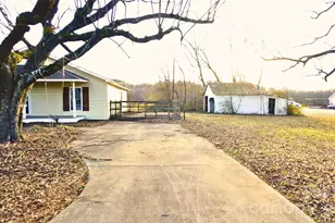 211 Webb Farm Rd, Shelby, NC 28152 - Photo 2