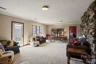 404 W Browning Rd, Hendersonville, NC 28791 - Photo 22