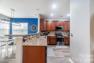 16708 Prairie Falcon Ln, Charlotte, NC 28278 - Photo 6