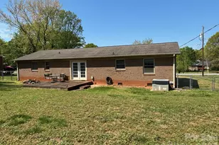 136 Devon Ln, Statesville, NC 28625 - Photo 2