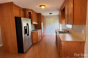 136 Devon Ln, Statesville, NC 28625 - Photo 8