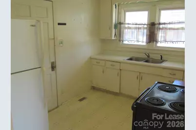 1073 W Nc 150 Highway, Lincolnton, NC 28092 - Photo 8