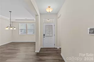 7512 Meridale Forest Dr, Charlotte, NC 28269 - Photo 4