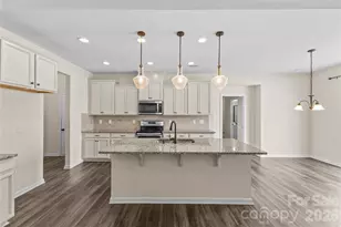 7512 Meridale Forest Dr, Charlotte, NC 28269 - Photo 10