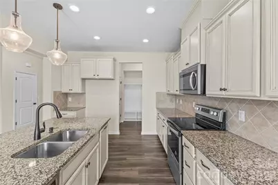 7512 Meridale Forest Drive, Charlotte, NC 28269 - Photo 12