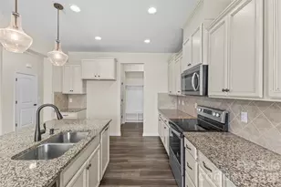 7512 Meridale Forest Dr, Charlotte, NC 28269 - Photo 12