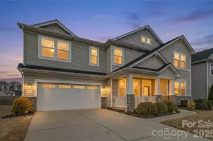 7512 Meridale Forest Dr, Charlotte, NC 28269 - Photo 2