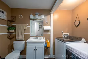 8042 Regent Park Ln, Charlotte, NC 28210 - Photo 16