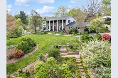 60 Club Knoll Avenue, Waynesville, NC 28786 - Photo 2