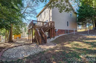 1107 16th Ave Pl NW, Hickory, NC 28601 - Photo 4