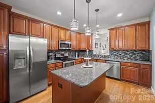 1107 16th Ave Pl NW, Hickory, NC 28601 - Photo 6