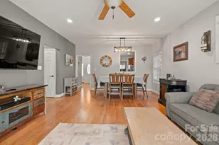 1107 16th Ave Pl NW, Hickory, NC 28601 - Photo 10