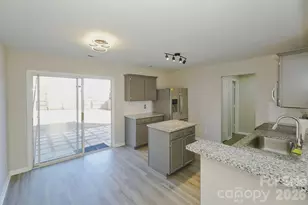 9614 Rau Ct, Charlotte, NC 28215 - Photo 8