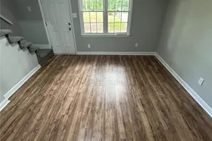 386 17th Ave NE, Hickory, NC 28601 - Photo 10