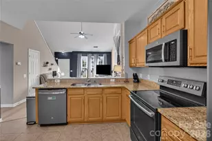 13929 Brownfield Trail Ct, Charlotte, NC 28273 - Photo 4