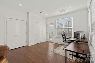4012 Capital Rdg Ct, Charlotte, NC 28205 - Photo 4