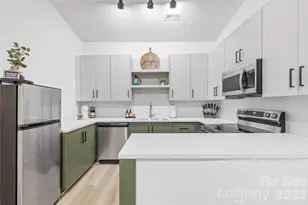 4130 Charlotte Hwy, Lake Wylie, SC 29710 - Photo 10