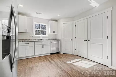 104 10th Avenue SE, Hickory, NC 28602 - Photo 12