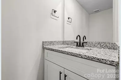 104 10th Avenue SE, Hickory, NC 28602 - Photo 32