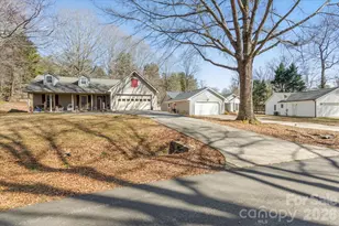 2625 Middleton Cir, Hendersonville, NC 28791 - Photo 36