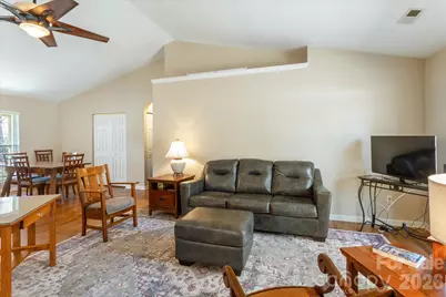 2625 Middleton Circle, Hendersonville, NC 28791 - Photo 14