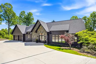 241 Tower Circle, Hendersonville, NC 28739 - Photo 2