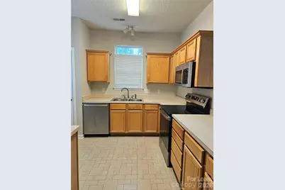 5408 Johnston Mill Court, Charlotte, NC 28269 - Photo 2