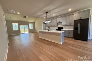 2422 Kimberly Ave, Morganton, NC 28655 - Photo 4