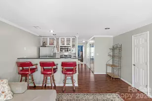 513 N Graham St, Charlotte, NC 28202 - Photo 2