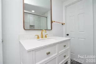 5821 Hornet Dr, Charlotte, NC 28216 - Photo 34