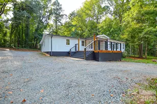 5821 Hornet Dr, Charlotte, NC 28216 - Photo 48