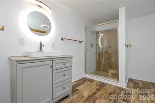 5821 Hornet Dr, Charlotte, NC 28216 - Photo 18