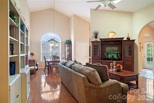 13 Stonebridge Dr, Asheville, NC 28805 - Photo 10